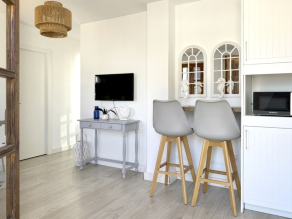 12-SALON-BARRA-MICRO